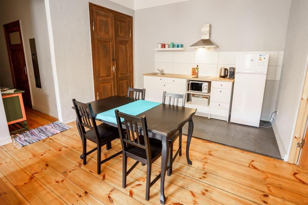 Two Bedroom Ausekla Apartment Liepāja Exteriör bild